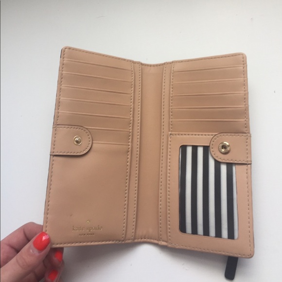 Kate Spade Wallet - Picture 2 of 2